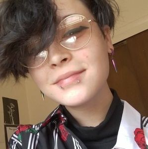 Meet your Posher, Lennise